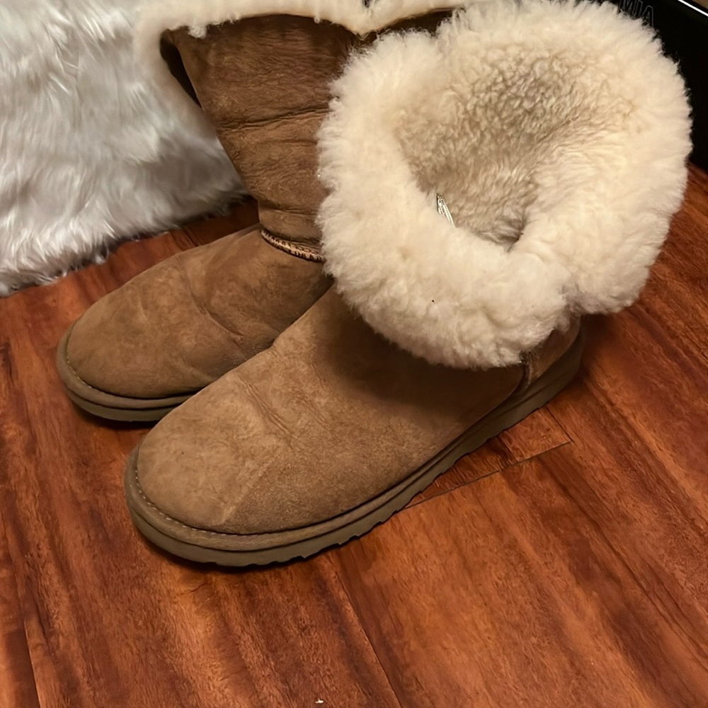 Uggs worn a couple times